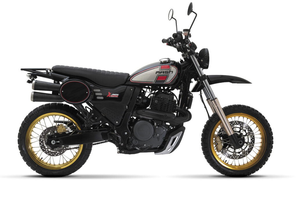 X-RIDE 650 — glossy black